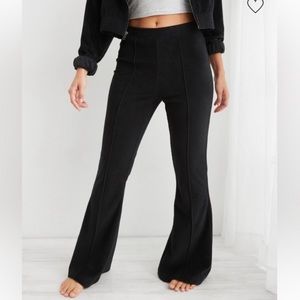 NWT Aerie Groove-On Rib Velour Flare Pant - Black